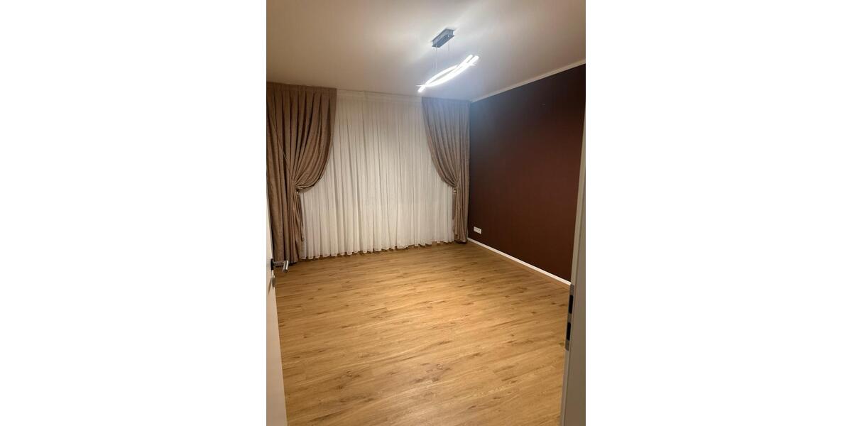 Erdgeschoßwohnung Bergheim - 4.5 Zimmer, 150 m&sup2;, 600&euro; | Angebot:26040998