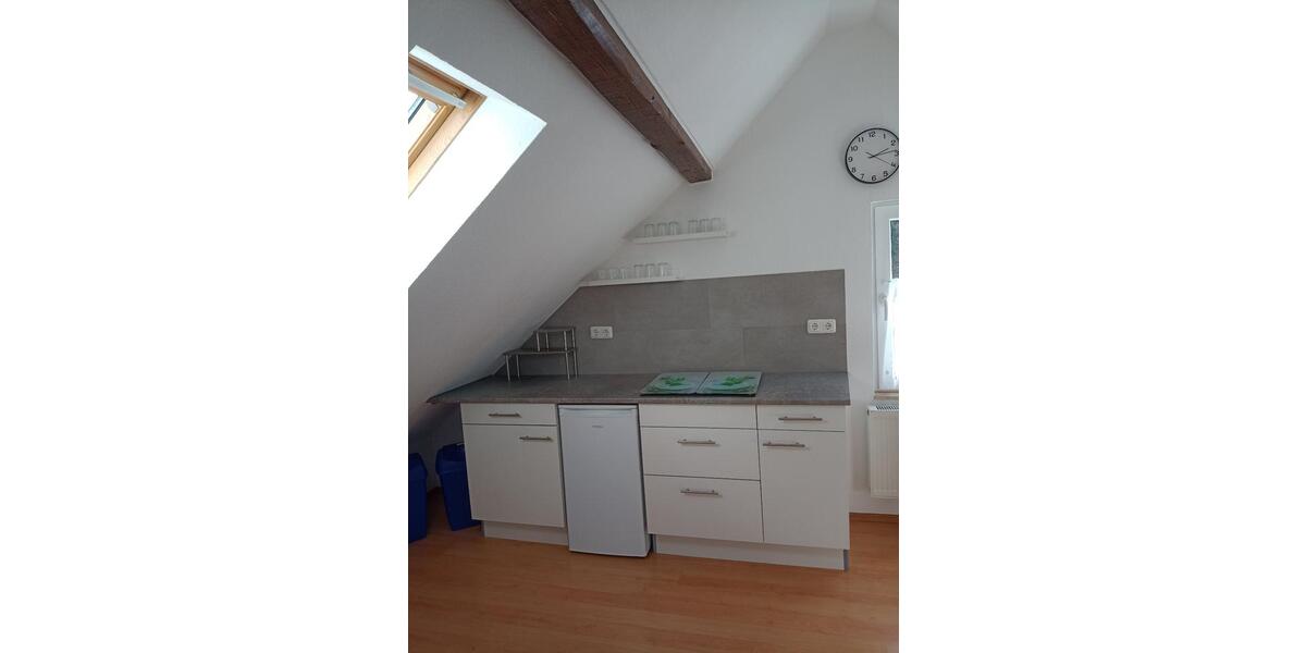 Dachgeschoßwohnung Mechernich - 2 Zimmer, 30 m&sup2;, 350&euro; | Angebot:26033801