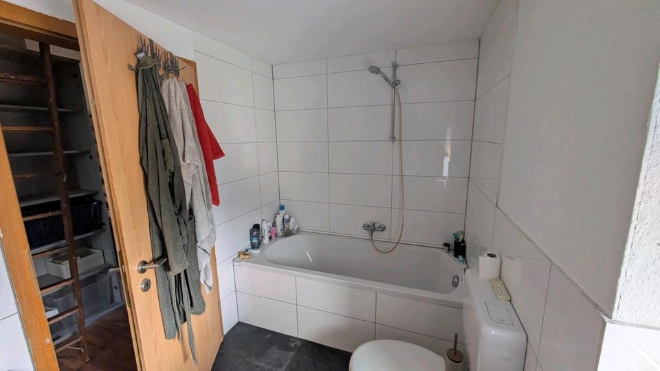 Dachgeschoßwohnung Pulheim - 3 Zimmer, 80 m&sup2;, 850&euro; | Angebot:25714490
