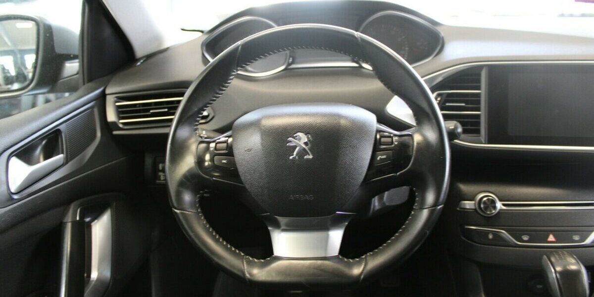 Peugeot 308 1.2 PureTech 110 Active - AHK - 71.312 km 9.980 &euro; Euskirchen 53881