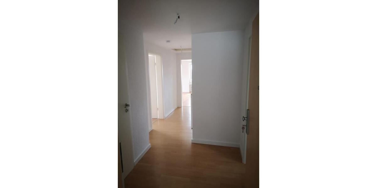 Dachgeschoßwohnung Siegburg - 3 Zimmer, 74 m&sup2;, 990&euro; | Angebot:26005064