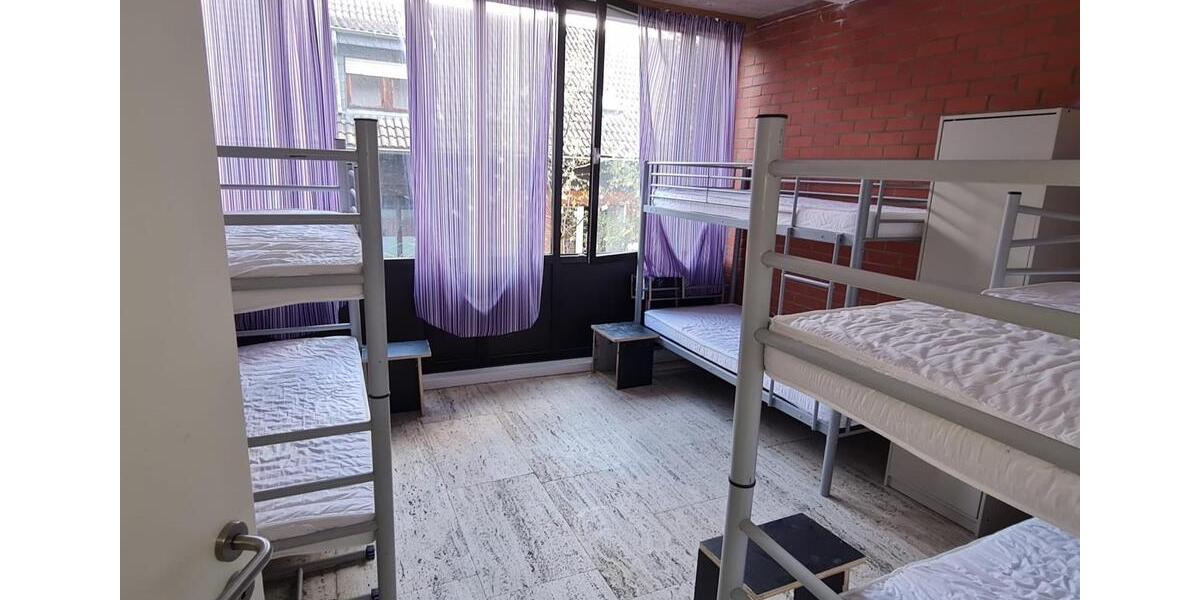 Etagenwohnung Rösrath - 9 Zimmer, 300 m&sup2;, 4.000&euro; | Angebot:25632982