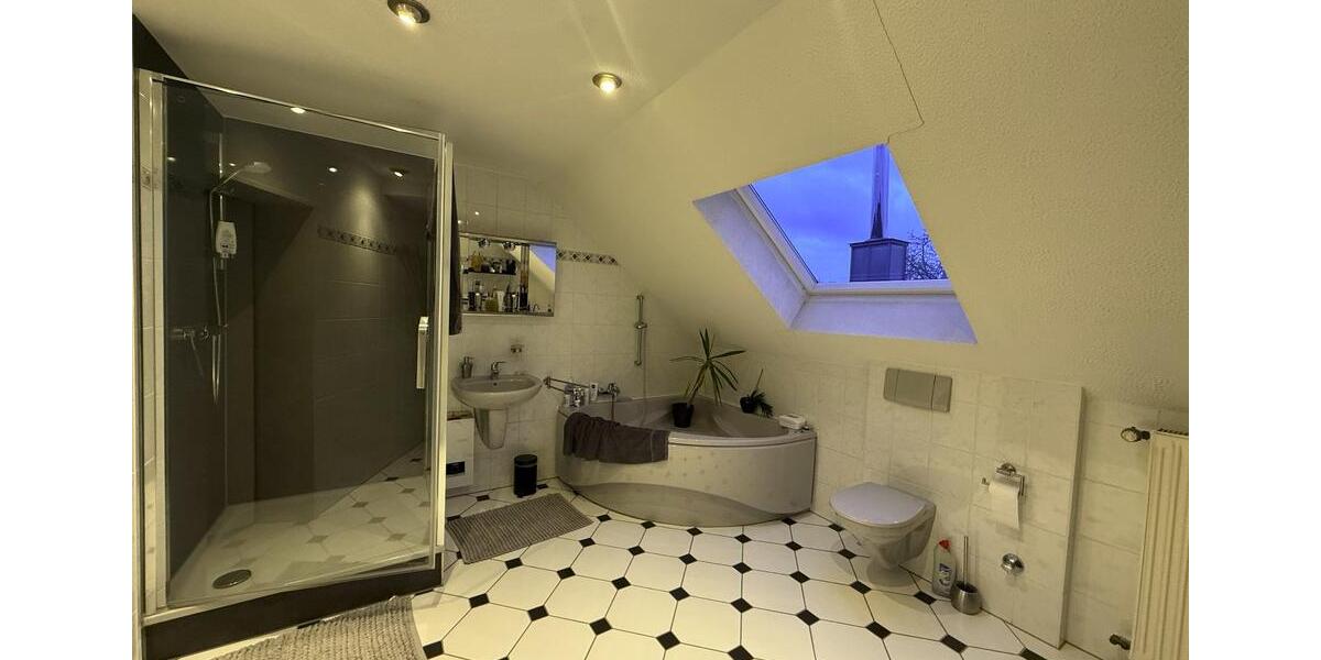 Mehrfamilienhaus, Wohnhaus Bonn Beuel-Mitte - 8 Zimmer, 226 m&sup2;, 770.000&euro; | Angebot:25236960