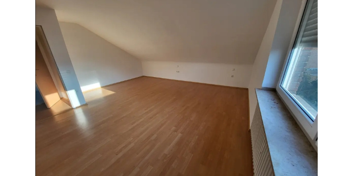 Dachgeschoßwohnung Bergheim - 2 Zimmer, 75 m&sup2;, 790&euro; | Angebot:25378693