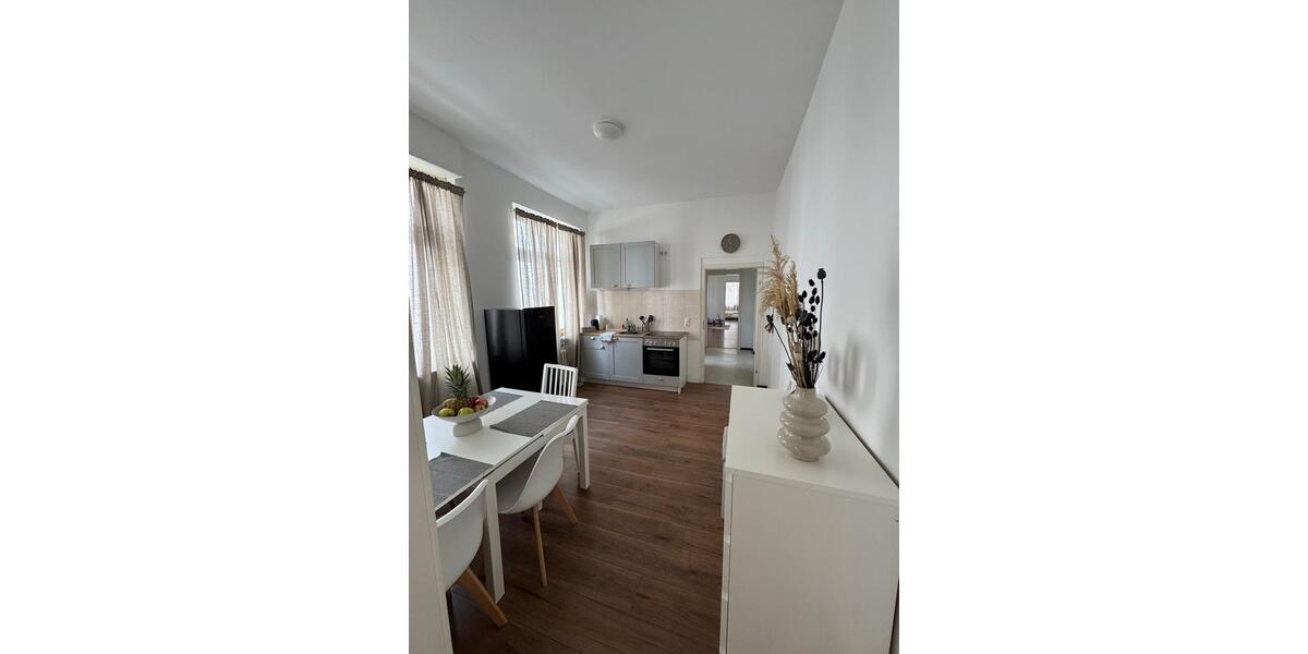 Etagenwohnung Bonn - 3 Zimmer, 85 m&sup2;, 1.200&euro; | Angebot:25322485