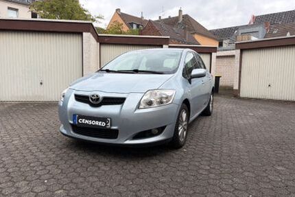 Toyota Auris 112.000 km 4.290 &euro; Köln 51105