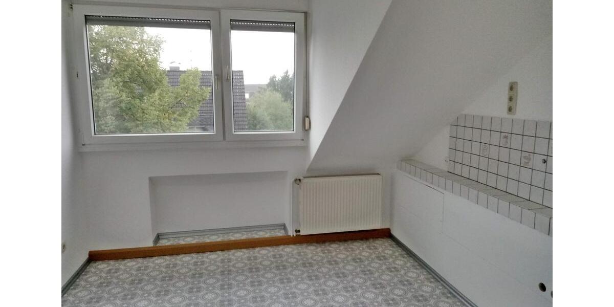 Dachgeschoßwohnung Leverkusen Bürrig - 3 Zimmer, 82 m&sup2;, 750&euro; | Angebot:26485668