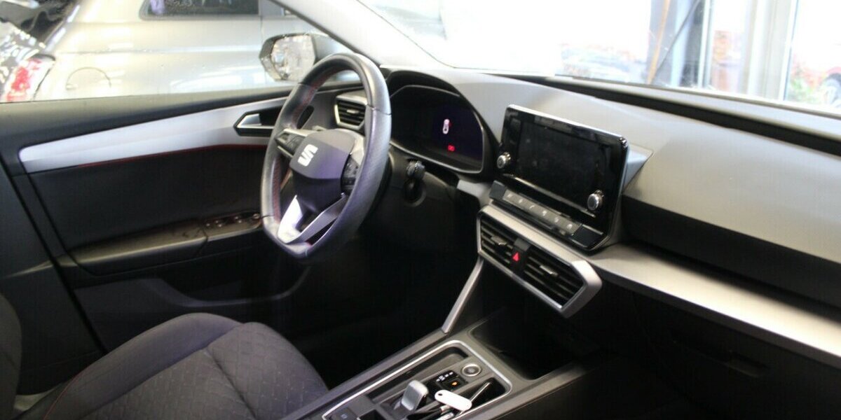 Seat Leon Sportstourer 1.5 eTSI ACT OPF DSG FR 82.810 km 18.980 &euro; Euskirchen 53881