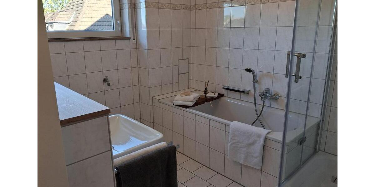 Etagenwohnung Leverkusen - 2 Zimmer, 71 m&sup2;, 1.000&euro; | Angebot:26633962