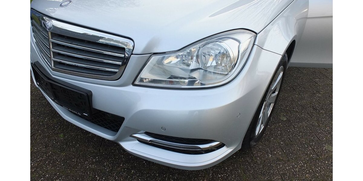 Mercedes-Benz C 180 T CGI BE AUTOM NAVI AHK PARCTRONIC SHZ 149.785 km 11.300 &euro; Köln 50858