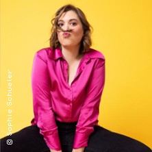 Fee Brembeck - How to Frau – Das Tutorial, nach dem niemand gefragt hat 06.03.2027 KOMM Düren