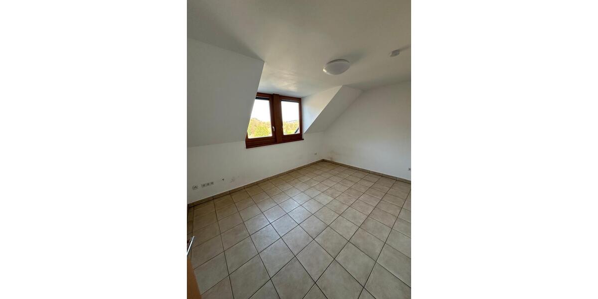 Etagenwohnung Rösrath - 3 Zimmer, 133 m&sup2;, 1.640&euro; | Angebot:26043868