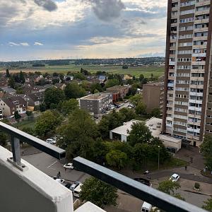 LICHTDURCHFLUTETES ZUHAUSE MIT BALKON + WEITBLICK - Etagenwohnung Köln Rodenkirchen | Angebot:25837325
