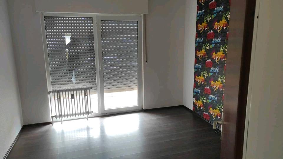 Etagenwohnung Düren Mariaweiler-Hoven - 4 Zimmer, 120 m&sup2;, 1.400&euro; | Angebot:26414716