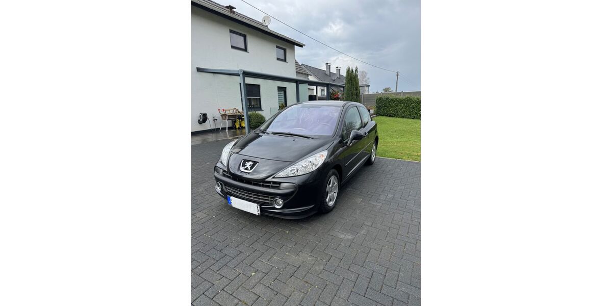 Peugeot 207 110.000 km 3.450 &euro; Siegburg 53721