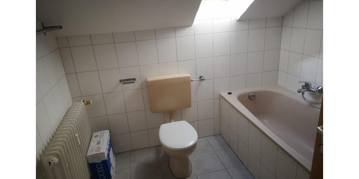 Dachgeschoßwohnung Siegburg - 3 Zimmer, 74 m&sup2;, 990&euro; | Angebot:26005064