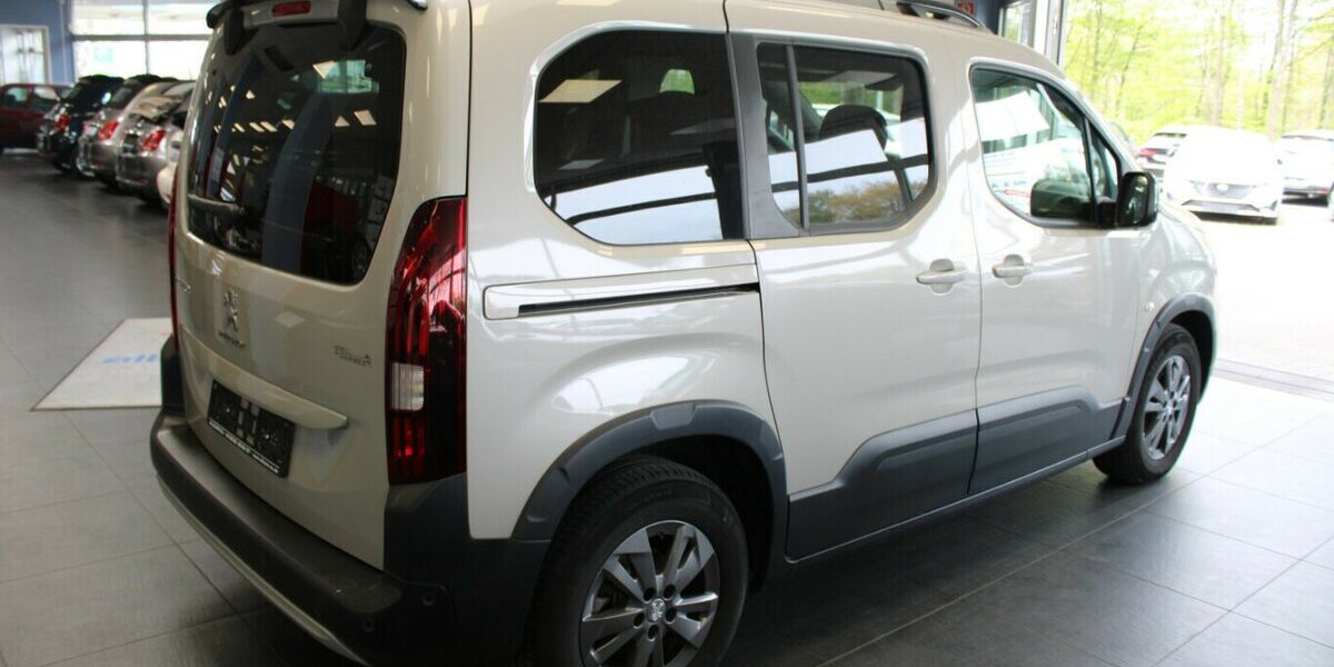 Peugeot e-Rifter Elektro L1 Allure Pack 12.978 km 21.980 &euro; Euskirchen 53881