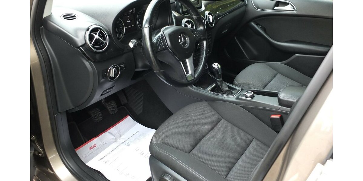 Mercedes-Benz B 180 NAVI EINPARKHILFE SHZ START-STOP 133.214 km 8.998 &euro; Köln 50858