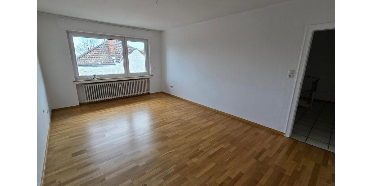 Maisonettenwohnung Bonn Hardtberg - 5 Zimmer, 180 m&sup2;, 1.900&euro; | Angebot:25974847