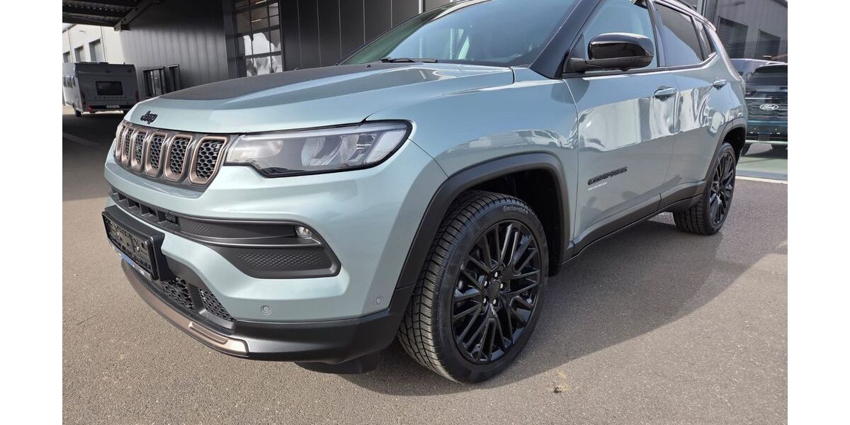 Jeep Compass 117.500 km 22.480 &euro; Düren 52351