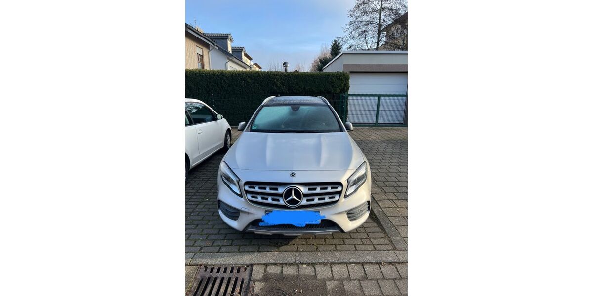 Mercedes-Benz GLA 250 58.000 km 22.250 &euro; Kerpen 50170