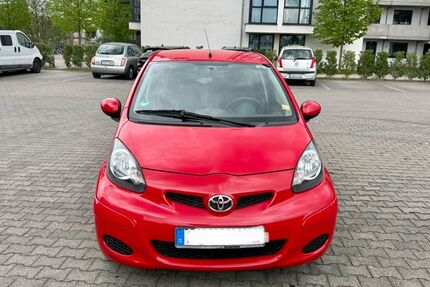 Toyota Aygo (X) 90.000 km 3.999 &euro; Köln 50825