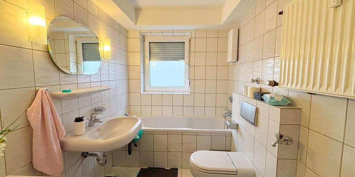 Etagenwohnung Leverkusen Rheindorf - 4 Zimmer, 101 m&sup2;, 268.000&euro; | Angebot:25665874