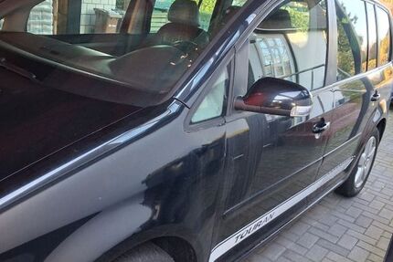 VW Touran 212.084 km 3.999 &euro; Meckenheim 53340