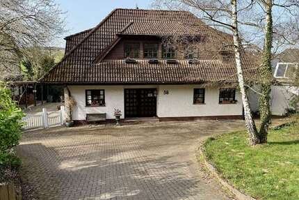Haus Rheinbach - 6 Zimmer, 220 m&sup2;, 950.000&euro; | Angebot:25994274