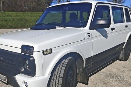 Lada Niva 56.800 km 16.800 &euro; Merzenich 52399