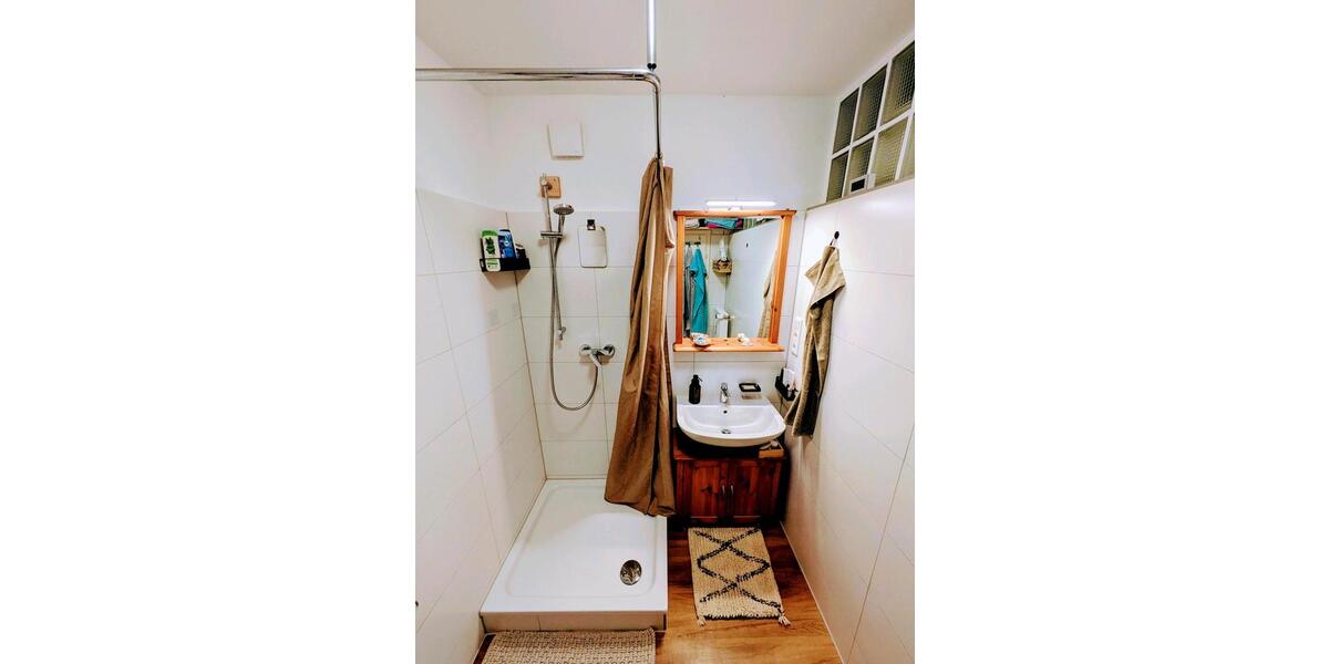 Etagenwohnung Köln Lindenthal - 3 Zimmer, 65 m&sup2;, 1.200&euro; | Angebot:26040260