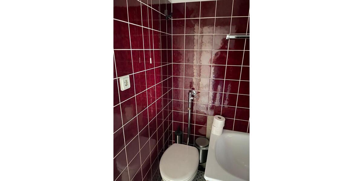 Etagenwohnung Siegburg - 4 Zimmer, 170 m&sup2;, 1.500&euro; | Angebot:25171907