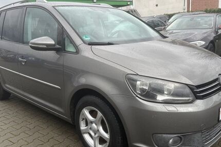 VW Touran 129.000 km 8.900 &euro; Rheinbach 53359