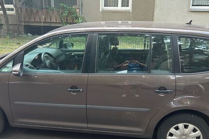 VW Touran 233.000 km 2.500 &euro; Köln 50735