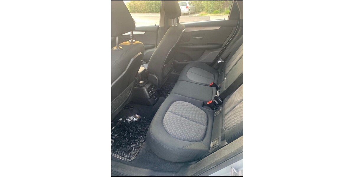 BMW 218 150.000 km 7.000 &euro; Bonn 53111