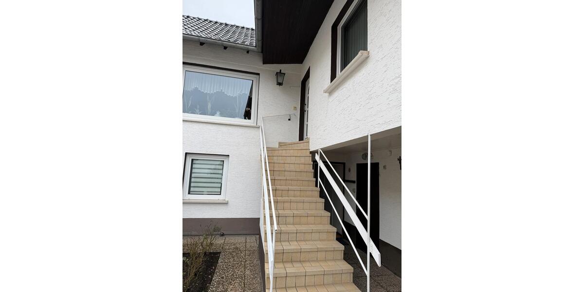 Etagenwohnung Bonn Gielgen - 2 Zimmer, 90 m&sup2;, 1.030&euro; | Angebot:25320152