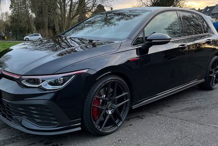 VW Golf 43.300 km 29.700 &euro; Köln 51063