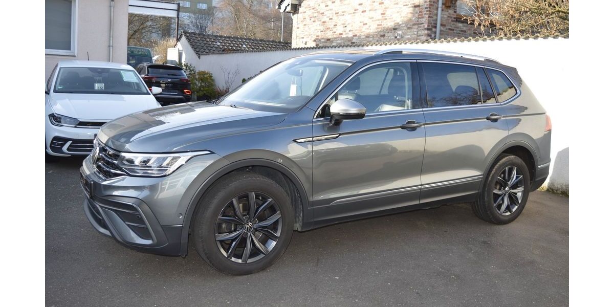 VW Tiguan Allspace 161.000 km 22.490 &euro; Köln Ostheim 51107