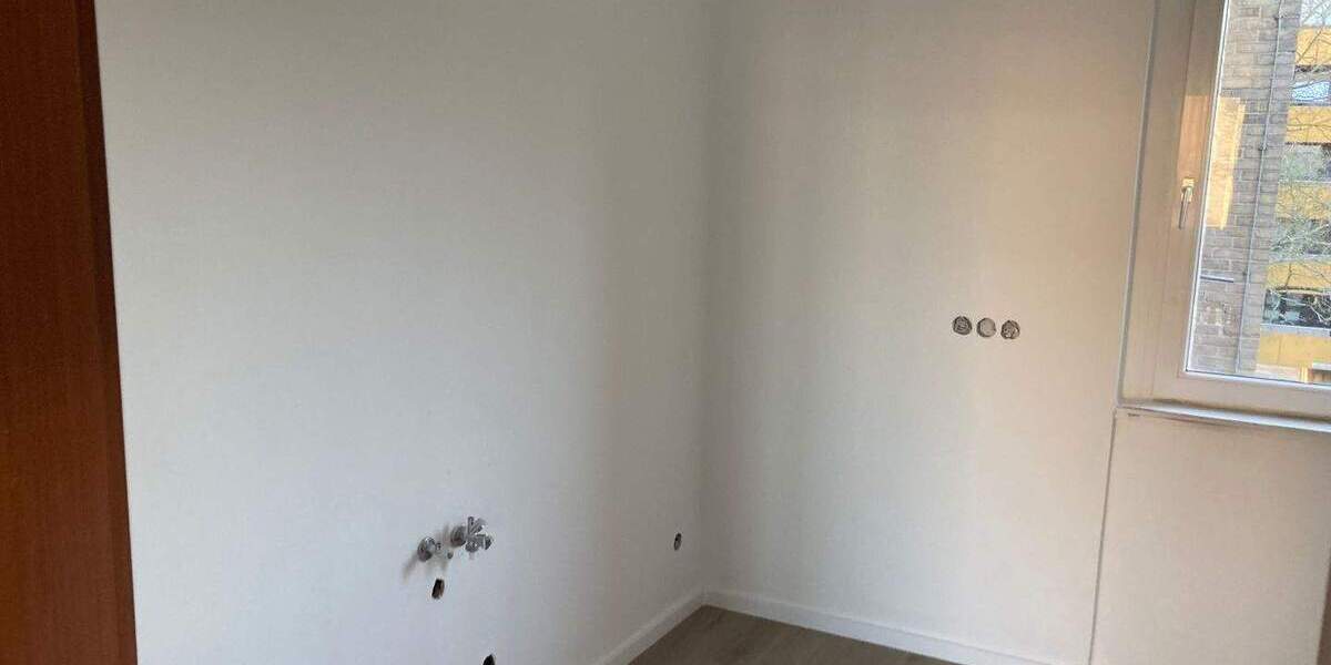 Etagenwohnung Köln Seeberg - 4 Zimmer, 80 m&sup2;, 832&euro; | Angebot:25801105