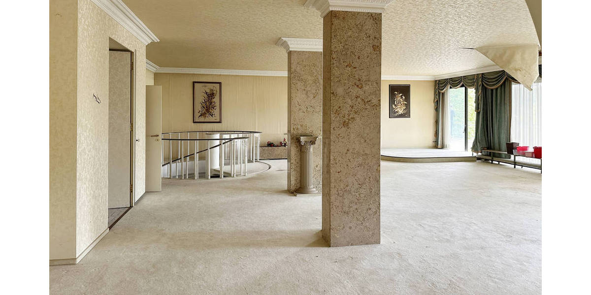 Anwesen der 1970er Jahre in TOP Hanglage Bad Godesberg, Sanierungsobjekt mit Entwicklungspotential - Einfamilienhaus Bonn Bad Godesberg | Angebot:24703452