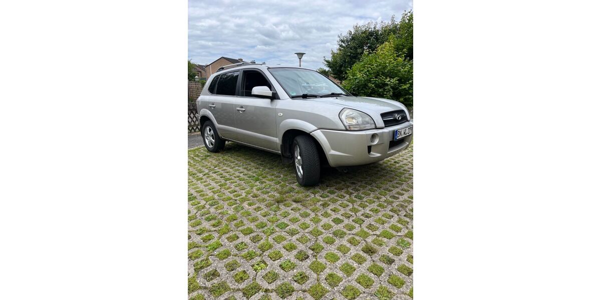 Hyundai TUCSON 227.000 km 2.600 &euro; Bonn 53229