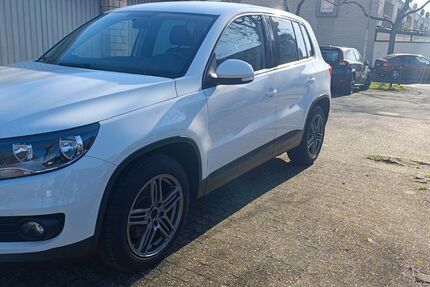 VW Tiguan 230.350 km 7.350 &euro; Köln 50769