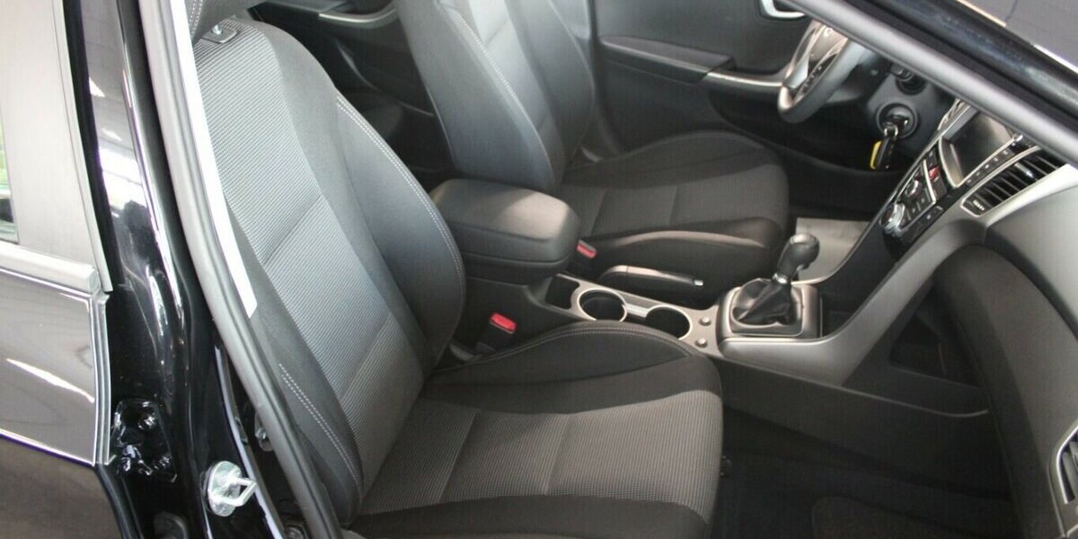 Hyundai i30 1.4 Classic 81.345 km 7.980 &euro; Euskirchen 53881