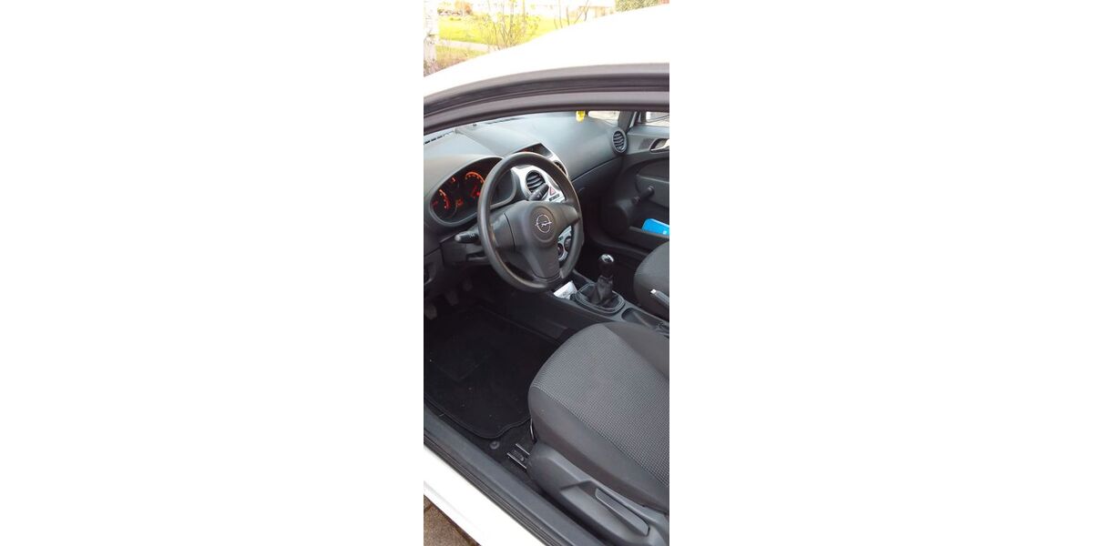 Opel Corsa 63.266 km 4.500 &euro; Köln 51109