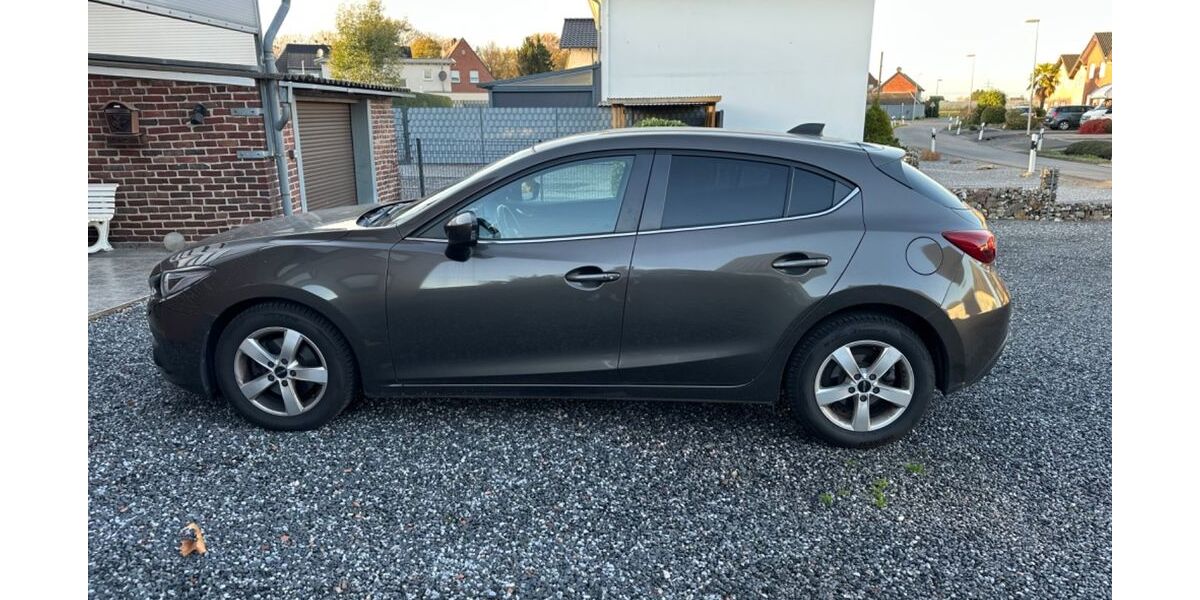 Mazda 3 88.000 km 9.500 &euro; Köln 51103
