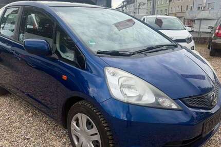 Honda Jazz 214.900 km 2.750 &euro; Leverkusen 51371