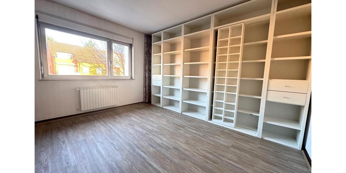 Reihenhaus Bonn Beuel-Mitte - 4 Zimmer, 98 m&sup2;, 1.650&euro; | Angebot:24428549