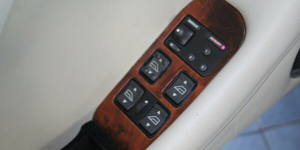 Jaguar Daimler Six 4.0 Lang - Automatik - Schiebedach - 119.865 km 19.980 &euro; Euskirchen 53881