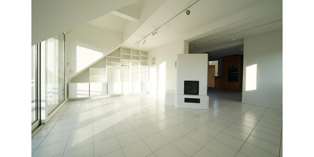 Dachgeschoßwohnung Köln Kalk - 3 Zimmer, 90 m&sup2;, 1.200&euro; | Angebot:25310069