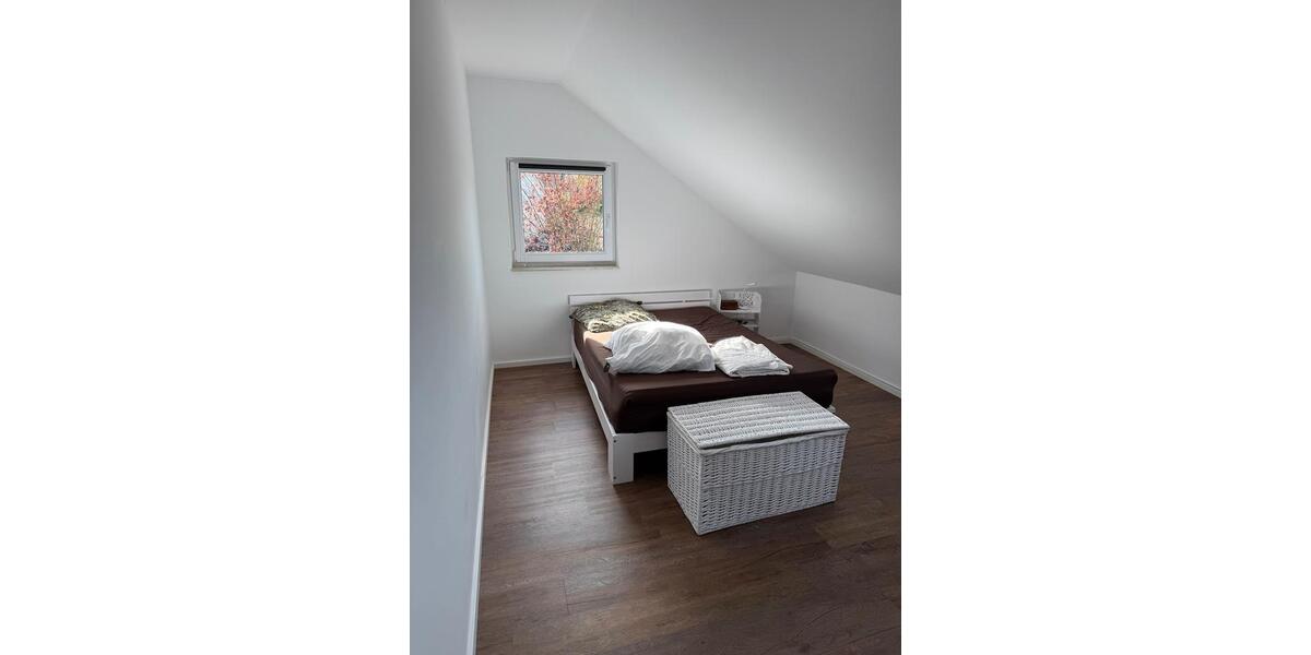 Dachgeschoßwohnung Bonn Hardtberg - 3 Zimmer, 105 m&sup2;, 1.000&euro; | Angebot:26048891